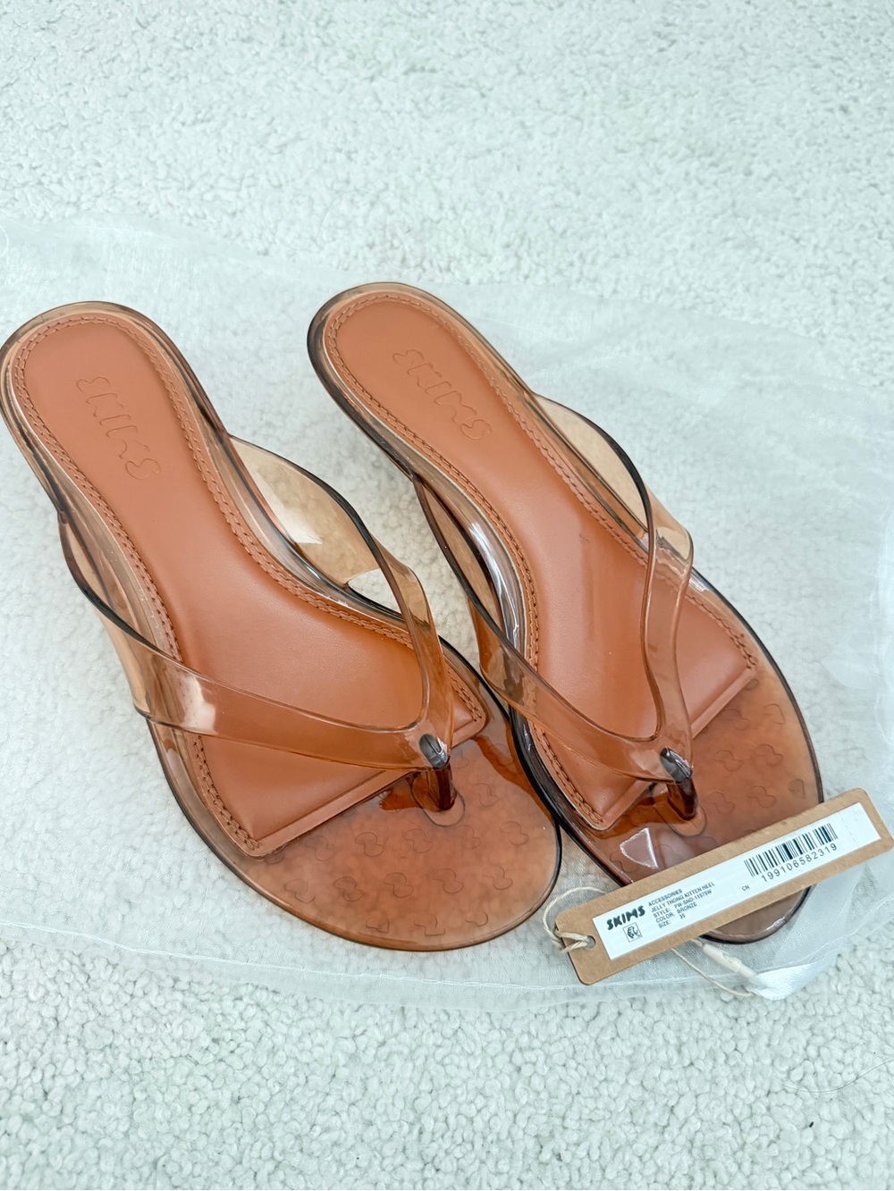 SKIMS Tan Leather Thong Kitten Heel Sandals - Picture 6 of 6